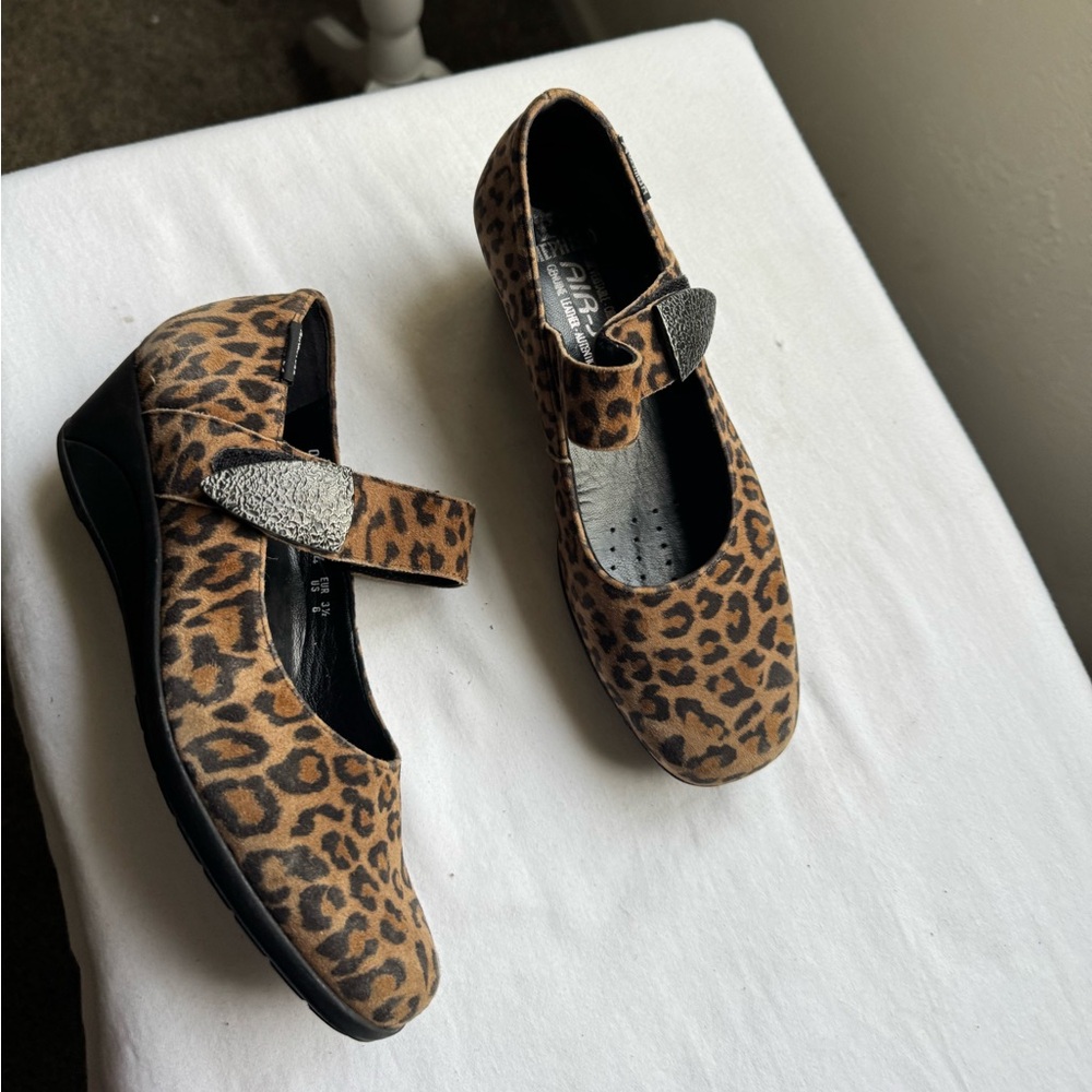 Mephisto Women's Kimona leopard print wedge mary jane shoes Size 6 Square Toe